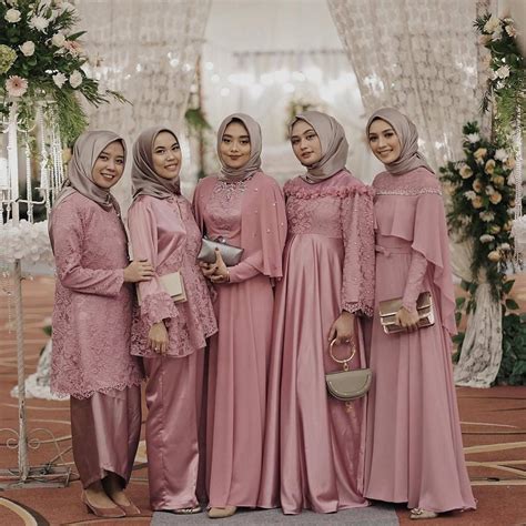 gaun bridesmaid hijab modern