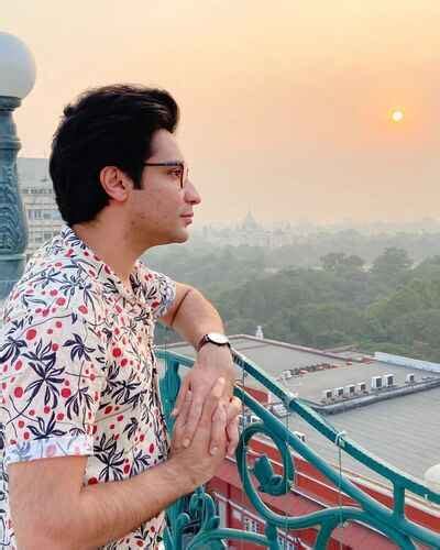 gaurav chakraborty biography examples