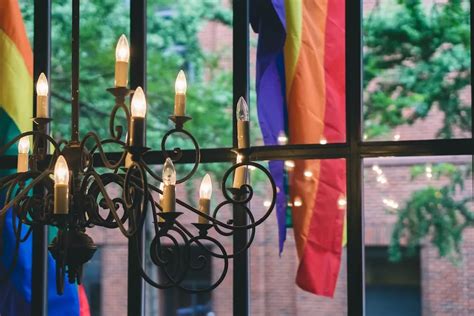gay bar quebec