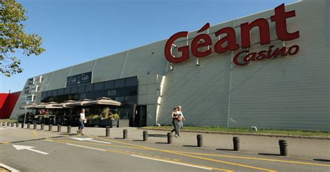 geant casino 93330
