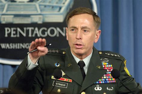 gen david petraeus bio