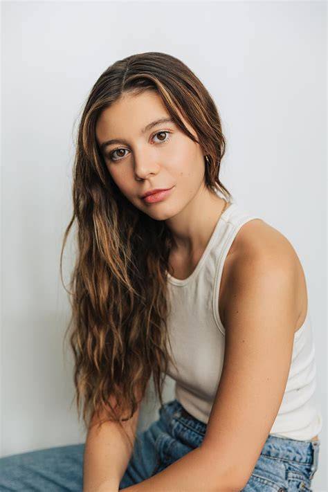 genevieve hannelius nude