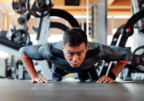 gerakan push up dilakukan untuk melatih otot