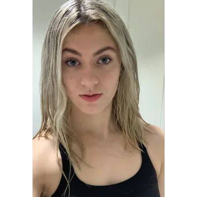 gialayn nude