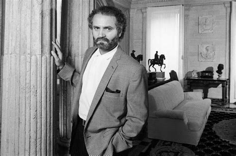 Full Download Gianni Versace 