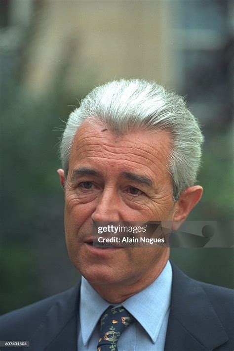 gilles de robien biography samples