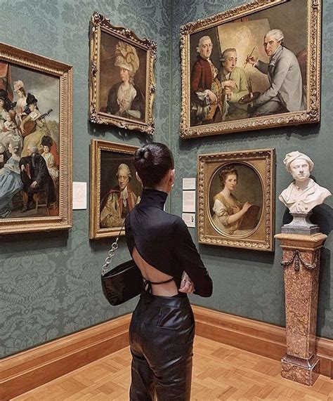 girls in museums