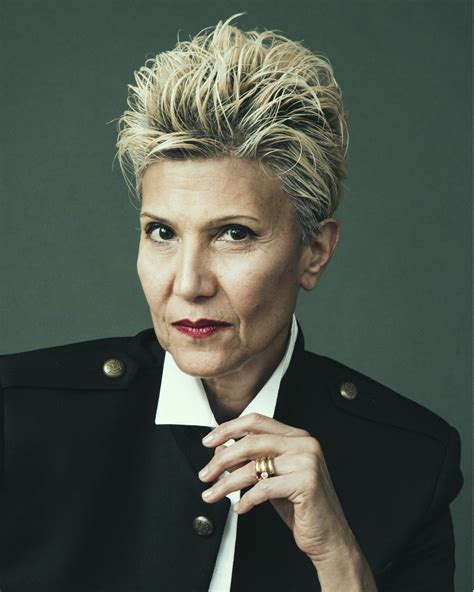 gisue hariri biography definition