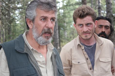 gitme.. ne olur gitme.. üşüyor Hayattan Hikayeler Facebook.