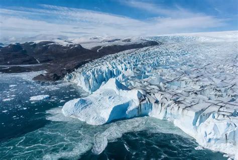 Glacier Moving