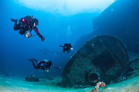 Global Underwater Explorers