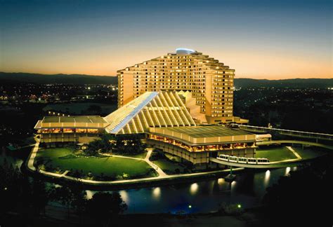 gold coast casino gambling hours