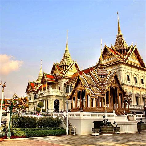 golden palace in bangkok