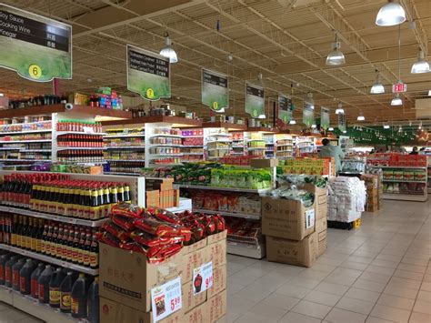 Food Town’s Houston grocery stores are your