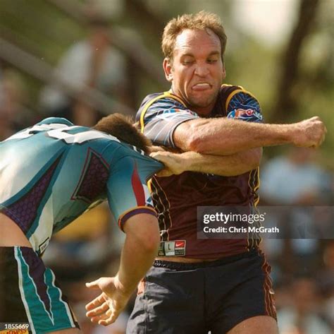 gordon tallis biography