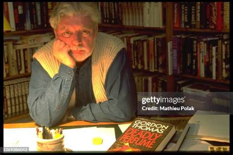 gordon thomas author biography example