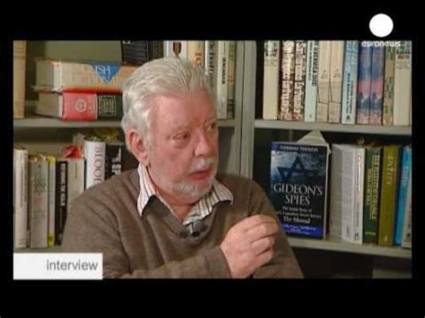 gordon thomas author biography format