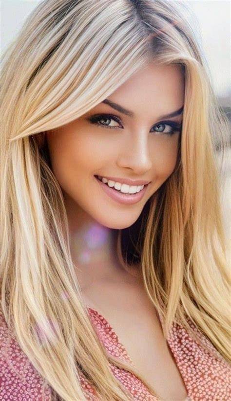 gorgeous nude blondes