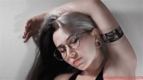 goth egg nude gif