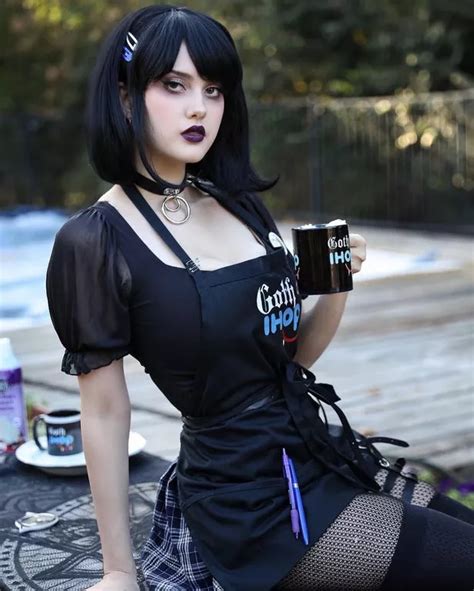 goth raceplay