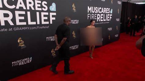 grammys nude