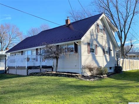 greenport single guys