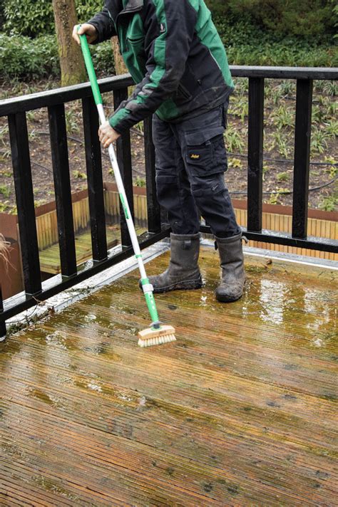 groene aanslag stacaravan verwijderen
