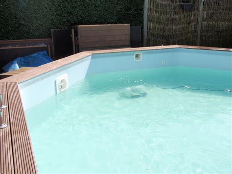 groene alg in zwembad