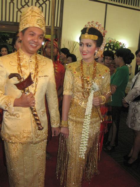 Grosir Baju Adat Toraja Seragam Pernikahan  15 Model Baju Pengantin Adat Yang Paling Populer - Grosir Baju Adat Toraja Seragam Pernikahan