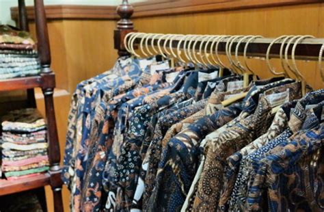 Grosir Seragam Batik Solo  Rekomendasi Tempat Belanja Batik Di Kota Solo - Grosir Seragam Batik Solo