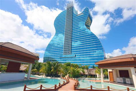 guitar shaped hotel