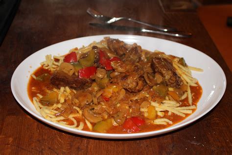 gulasch mit schweinehals