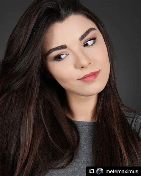 gulcin tuncok biography examples