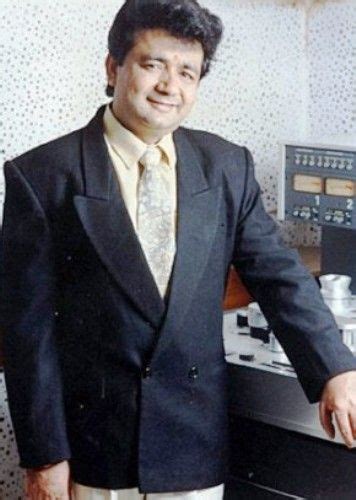 gulshan kumar biography