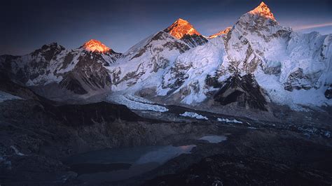 GUNUNG EVEREST TERLETAK DI NEGARA 🍊 29 Mei 1953: Dua Manusia Pertama Berhasil Capai Puncak Gunung