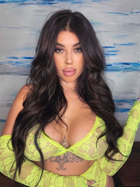 gurlbella OnlyFans leaked content