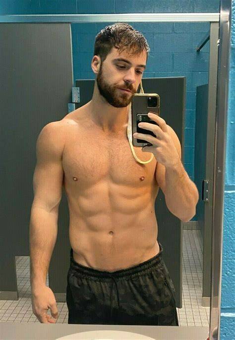 guy nude selfies