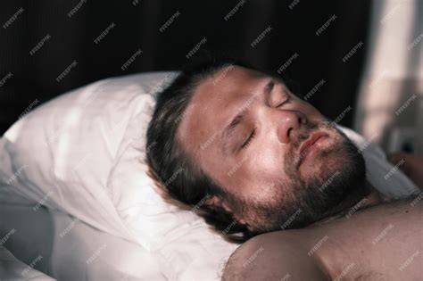 guys sleeping nude