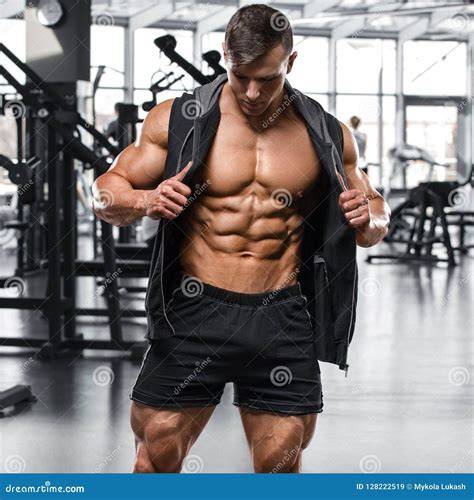 guys working out nude