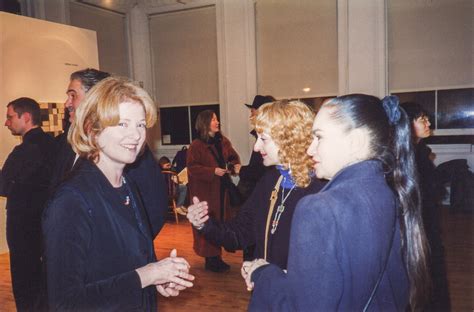 gwenn thomas biography examples