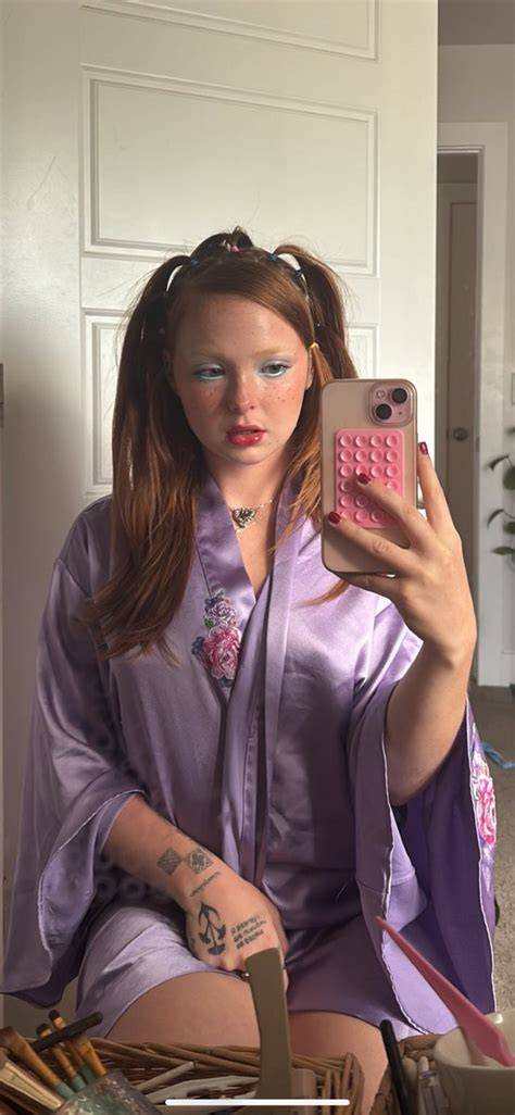 h0rnyhazel420 nude