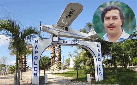 haciendo napoles pablo escobar biography