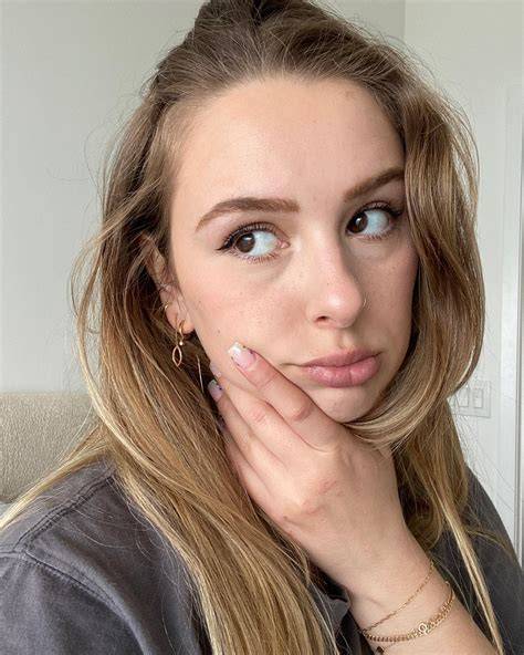 hailey moon nude