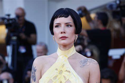 halsey nude leak