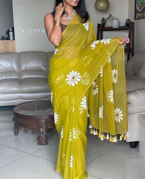 Hand Saree Design