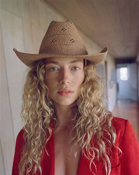 hannah ferguson nude