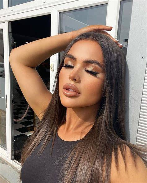 hannah olivia nude