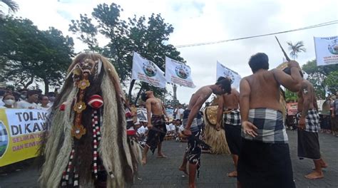 HANTU MENURUT KEPERCAYAAN MASYARAKAT BALI ADALAH - TRIBUN WIKI: 10 Hantu dan Makhluk Halus yang Dipercaya