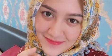 happy asmara hijab