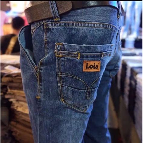 harga jeans lois